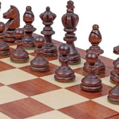 Chess The Game - Klassiek Schaakspel - Middelgroot Klassiek Houten Schaakbord Met Schaakstukken -spellen-voor-volwassenen Verkoopwinkel 550x297 1