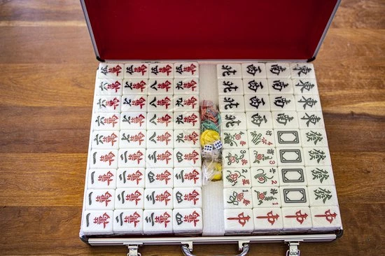 Merkloos Professioneel 42mm XXL Competitie Kwaliteit Mahjong Acryl Majiang Met Aluminium Doos 1 Merkloos Professioneel 42mm XXL Competitie Kwaliteit Mahjong Acryl Majiang Met Aluminium Doos