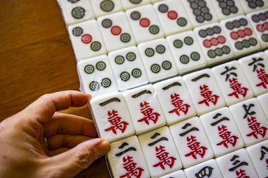 Merkloos Professioneel 42mm XXL Competitie Kwaliteit Mahjong Acryl Majiang Met Aluminium Doos 7 Merkloos Professioneel 42mm XXL Competitie Kwaliteit Mahjong Acryl Majiang Met Aluminium Doos - Afbeelding 7