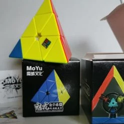 MOYU Pyramid Magnetische Puzzelkubus - SpeedCube Zonder Stickers - Licht En Soepel Voor Wedstrijden