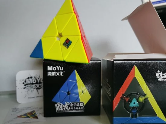 MOYU Pyramid Magnetische Puzzelkubus - SpeedCube Zonder Stickers - Licht En Soepel Voor Wedstrijden 1 MOYU Pyramid Magnetische Puzzelkubus - SpeedCube Zonder Stickers - Licht En Soepel Voor Wedstrijden