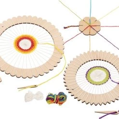 Goki WEEFGETOUW SET Diam.22/16/10cm, 8-delig, Met 7 Kleuren Wol, Hout, 6+