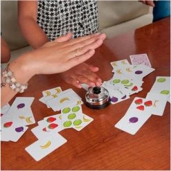 Hasbro Spellenbundel - 2 Stuks - Wie Is Het & Halli Galli -spellen-voor-volwassenen Verkoopwinkel 550x549 22