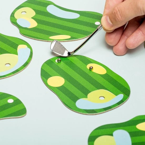 Kikkerland Golf In A Tin - Mini Golf Spel - Reisspel - Inclusief Meeneem Blikje 2 Kikkerland Golf In A Tin - Mini Golf Spel - Reisspel - Inclusief Meeneem Blikje - Afbeelding 2