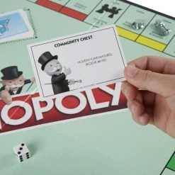 Monopoly Classic - Bordspel -spellen-voor-volwassenen Verkoopwinkel 550x550 299