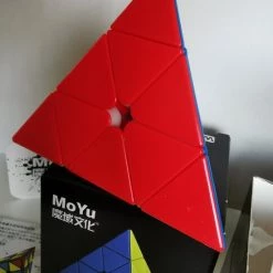 MOYU Pyramid Magnetische Puzzelkubus - SpeedCube Zonder Stickers - Licht En Soepel Voor Wedstrijden 19 MOYU Pyramid Magnetische Puzzelkubus - SpeedCube Zonder Stickers - Licht En Soepel Voor Wedstrijden -spellen-voor-volwassenen Verkoopwinkel 550x732 1