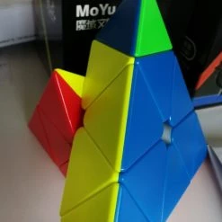 MOYU Pyramid Magnetische Puzzelkubus - SpeedCube Zonder Stickers - Licht En Soepel Voor Wedstrijden 20 MOYU Pyramid Magnetische Puzzelkubus - SpeedCube Zonder Stickers - Licht En Soepel Voor Wedstrijden -spellen-voor-volwassenen Verkoopwinkel 550x732 2