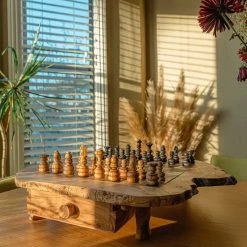 Schaakset Olijfolie & Honing Met Laden - Schaakspel - Schaakstukken - Schaakbord - Schaken - Bordspel - Handgemaakt - Cadeau - Kado - Hout - Zwart - Volwassenen & Kinderen - 55 X 55 X 10 Cm -spellen-voor-volwassenen Verkoopwinkel 550x823 1