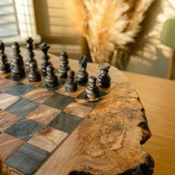 Schaakset Olijfolie & Honing Met Laden - Schaakspel - Schaakstukken - Schaakbord - Schaken - Bordspel - Handgemaakt - Cadeau - Kado - Hout - Zwart - Volwassenen & Kinderen - 55 X 55 X 10 Cm -spellen-voor-volwassenen Verkoopwinkel 550x823