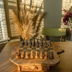 Schaakset Olijfolie & Honing Met Laden - Schaakspel - Schaakstukken - Schaakbord - Schaken - Bordspel - Handgemaakt - Cadeau - Kado - Hout - Zwart - Volwassenen & Kinderen - 55 X 55 X 10 Cm -spellen-voor-volwassenen Verkoopwinkel 550x823 5