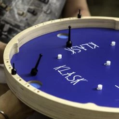 Klask 4 Spelers Bordspel - Magnetisch Spel - Bordspellen Volwassenen En Kinderen -spellen-voor-volwassenen Verkoopwinkel 550x825 2