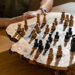 Schaakset Olijfolie & Honing Met Laden - Schaakspel - Schaakstukken - Schaakbord - Schaken - Bordspel - Handgemaakt - Cadeau - Kado - Hout - Zwart - Volwassenen & Kinderen - 55 X 55 X 10 Cm -spellen-voor-volwassenen Verkoopwinkel 550x825 8